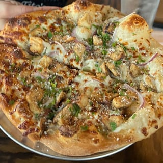 Garlic Chicken Pizza