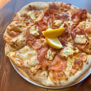 Large Tuscano Pizza
